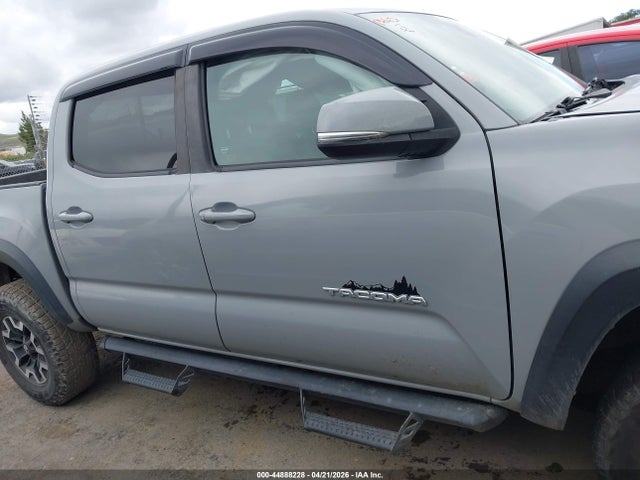 3TMCZ5AN6JM155242 Toyota Tacoma Trd Off Road