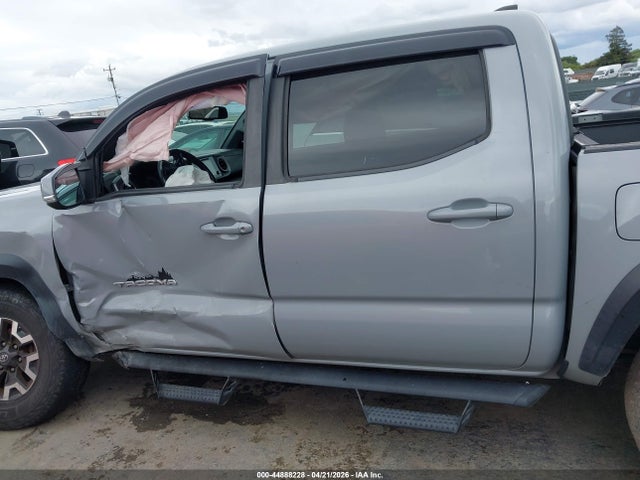 3TMCZ5AN6JM155242 Toyota Tacoma Trd Off Road