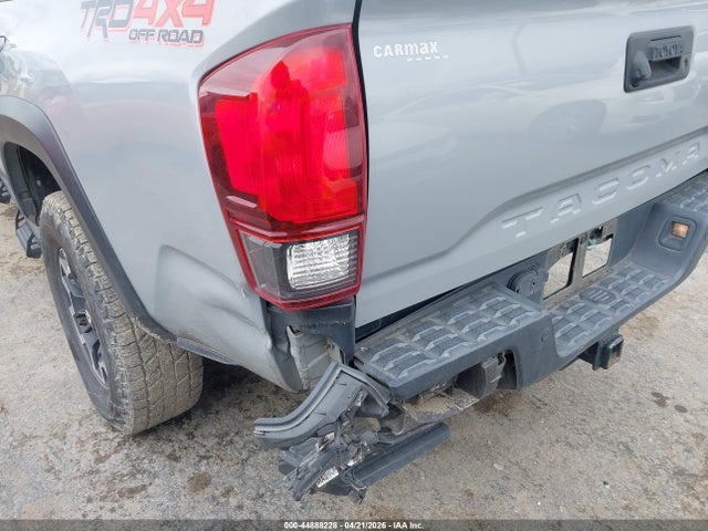 3TMCZ5AN6JM155242 Toyota Tacoma Trd Off Road