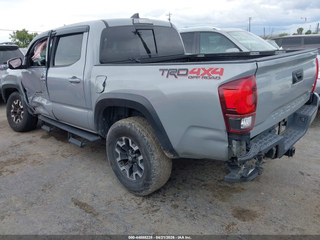 3TMCZ5AN6JM155242 Toyota Tacoma Trd Off Road