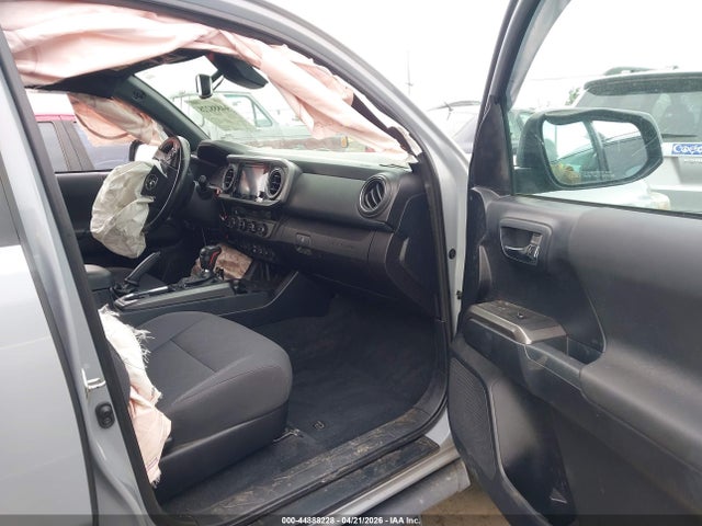 3TMCZ5AN6JM155242 Toyota Tacoma Trd Off Road