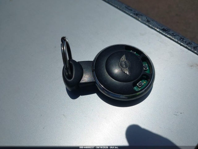 Продаж на аукціоні авто 2008 Mini Cooper S, vin: WMWMF73528TV32261, номер лоту: 44888237