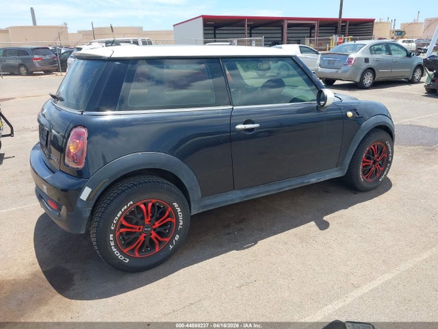 Продаж на аукціоні авто 2008 Mini Cooper S, vin: WMWMF73528TV32261, номер лоту: 44888237