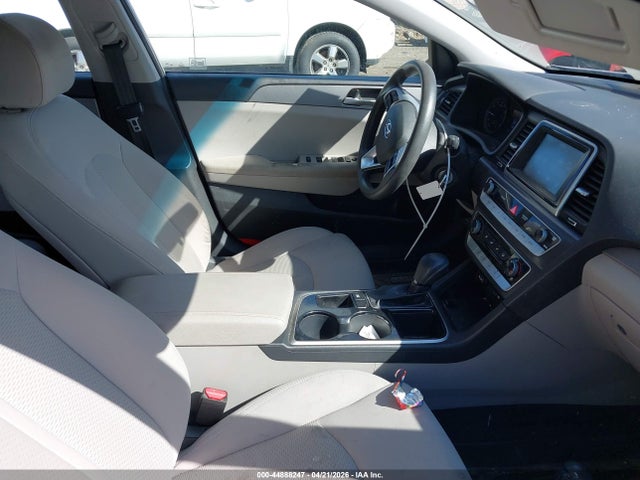 2019 Hyundai Sonata Se მანქანა იყიდება აუქციონზე, vin: 5NPE24AF0KH743693, აუქციონის ნომერი: 44888247