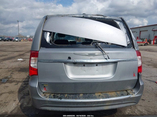 2015 Chrysler Town & Country Touring მანქანა იყიდება აუქციონზე, vin: 2C4RC1BG5FR637897, აუქციონის ნომერი: 44888256
