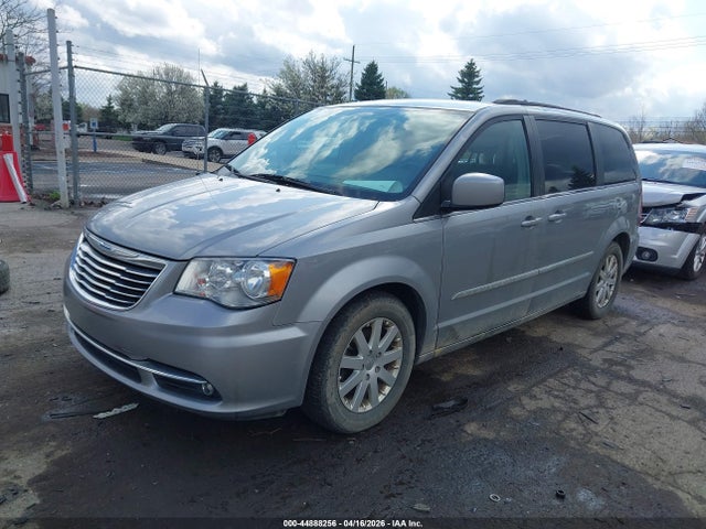 2015 Chrysler Town & Country Touring მანქანა იყიდება აუქციონზე, vin: 2C4RC1BG5FR637897, აუქციონის ნომერი: 44888256