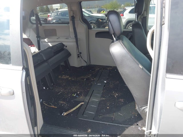 2015 Chrysler Town & Country Touring მანქანა იყიდება აუქციონზე, vin: 2C4RC1BG5FR637897, აუქციონის ნომერი: 44888256