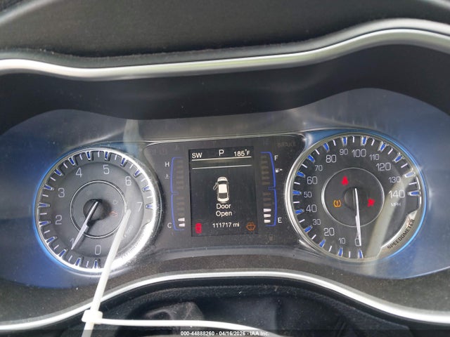 44888260 :رقم المزاد ، 1C3CCCFB5GN185999 vin ، 2016 Chrysler 200 Touring مزاد بيع
