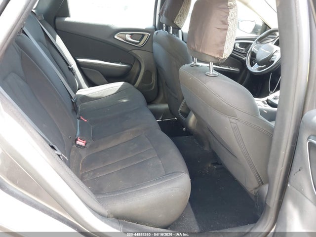 44888260 :رقم المزاد ، 1C3CCCFB5GN185999 vin ، 2016 Chrysler 200 Touring مزاد بيع