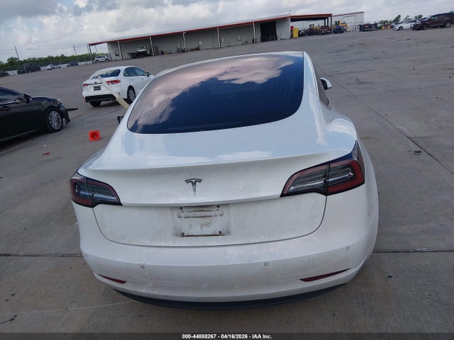 2018 Tesla Model 3 Long Range/mid Range მანქანა იყიდება აუქციონზე, vin: 5YJ3E1EA1JF035221, აუქციონის ნომერი: 44888267