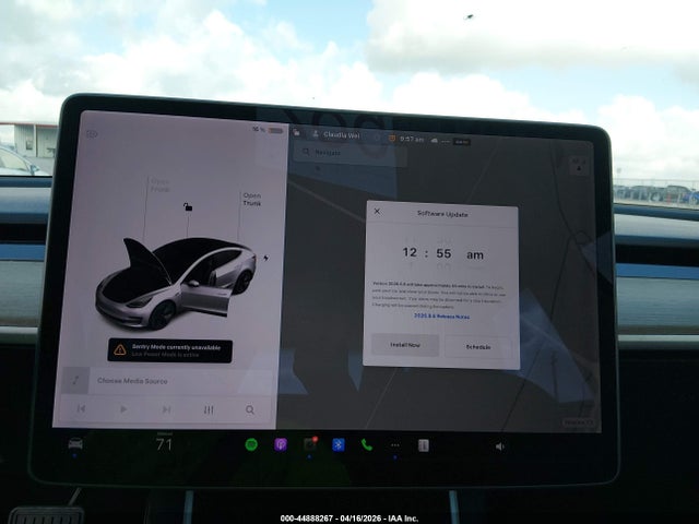 2018 Tesla Model 3 Long Range/mid Range მანქანა იყიდება აუქციონზე, vin: 5YJ3E1EA1JF035221, აუქციონის ნომერი: 44888267