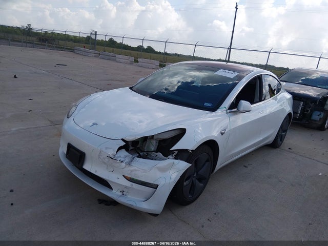 2018 Tesla Model 3 Long Range/mid Range მანქანა იყიდება აუქციონზე, vin: 5YJ3E1EA1JF035221, აუქციონის ნომერი: 44888267