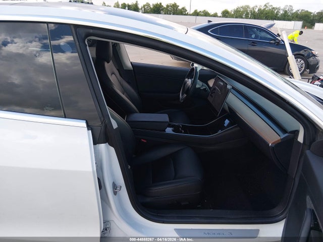 2018 Tesla Model 3 Long Range/mid Range მანქანა იყიდება აუქციონზე, vin: 5YJ3E1EA1JF035221, აუქციონის ნომერი: 44888267