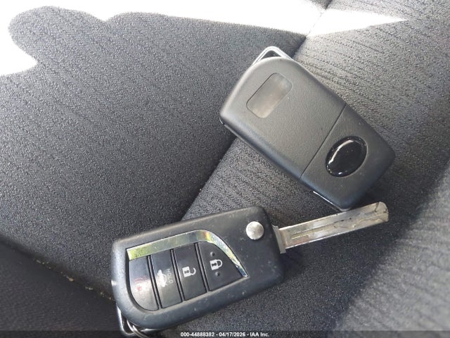 44888382 :رقم المزاد ، 4T1B11HK0KU843799 vin ، 2019 Toyota Camry Le مزاد بيع