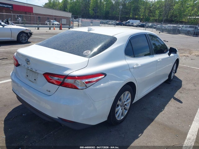 44888382 :رقم المزاد ، 4T1B11HK0KU843799 vin ، 2019 Toyota Camry Le مزاد بيع