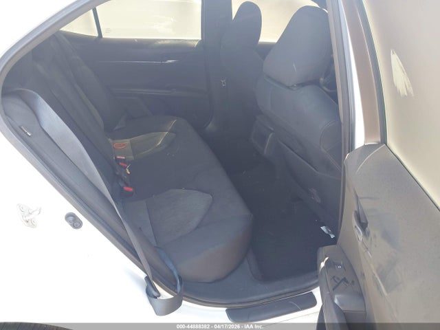 44888382 :رقم المزاد ، 4T1B11HK0KU843799 vin ، 2019 Toyota Camry Le مزاد بيع