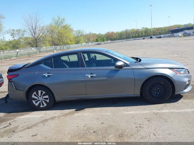 44888387 :رقم المزاد ، 1N4BL4BVXNN304310 vin ، 2022 Nissan Altima S Fwd مزاد بيع