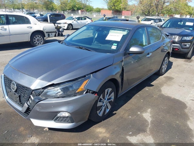 44888387 :رقم المزاد ، 1N4BL4BVXNN304310 vin ، 2022 Nissan Altima S Fwd مزاد بيع