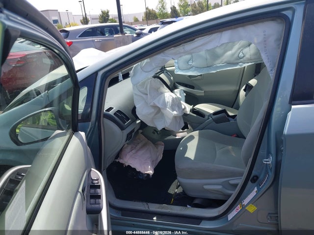 Toyota Prius Two 2015 JTDKN3DU9F1961482 Image 5