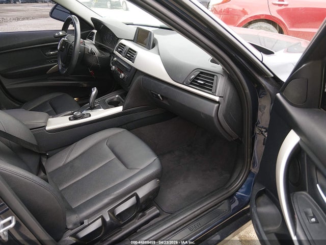44888459 :رقم المزاد ، WBA3C3G53ENS70757 vin ، 2014 Bmw 320i Xdrive مزاد بيع