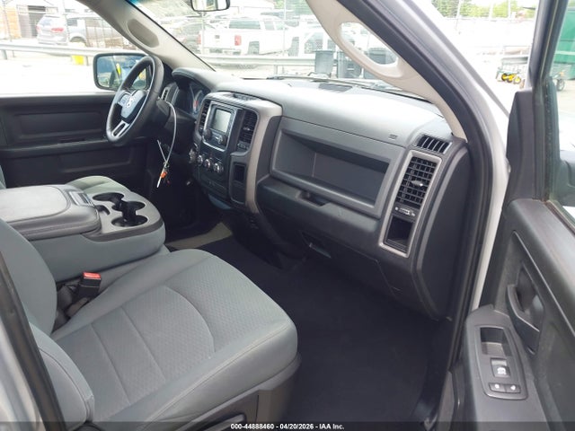 44888460 :رقم المزاد ، 1C6RR6FT0HS603880 vin ، 2017 Ram 1500 Tradesman  4x2 6'4 Box مزاد بيع