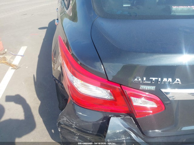 2017 Nissan Altima 2.5 Sv მანქანა იყიდება აუქციონზე, vin: 1N4AL3AP8HC220365, აუქციონის ნომერი: 44888469