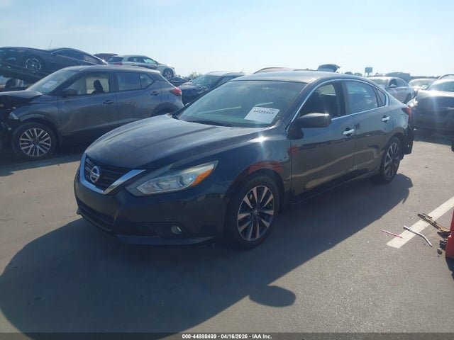 2017 Nissan Altima 2.5 Sv მანქანა იყიდება აუქციონზე, vin: 1N4AL3AP8HC220365, აუქციონის ნომერი: 44888469