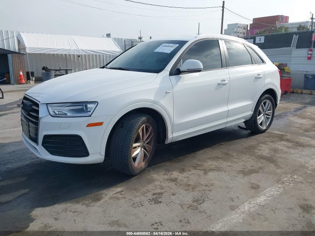 WA1BCCFS0JR012327 Audi Q3 2.0t Premium/2.0t Sport Premium