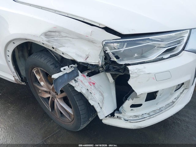 WA1BCCFS0JR012327 Audi Q3 2.0t Premium/2.0t Sport Premium