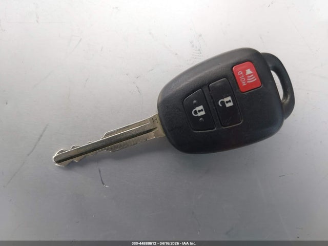 2T3ZFREV8JW432587 Toyota RAV4 LE