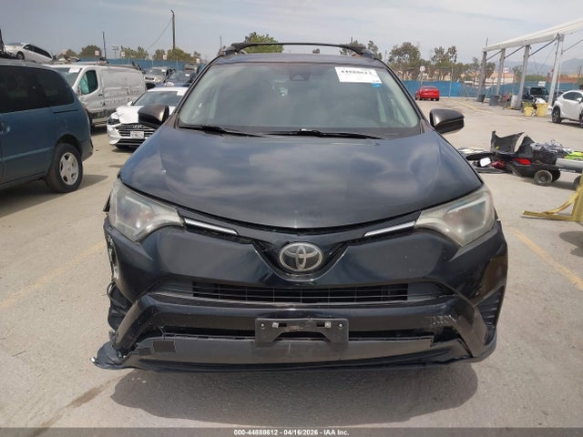 2T3ZFREV8JW432587 Toyota RAV4 LE