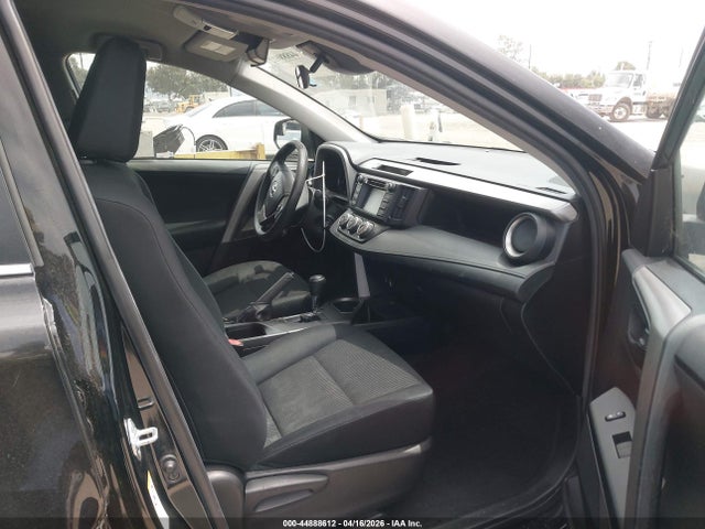2T3ZFREV8JW432587 Toyota RAV4 LE