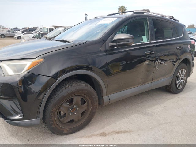 2T3ZFREV8JW432587 Toyota RAV4 LE