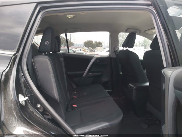 2T3ZFREV8JW432587 Toyota RAV4 LE