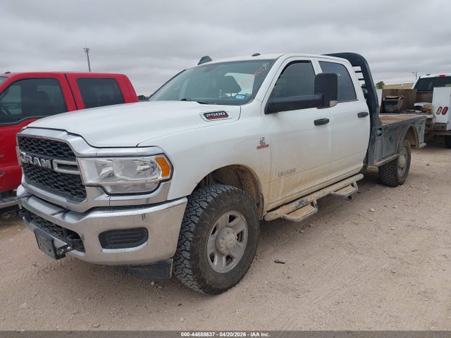 44888637 :رقم المزاد ، 3C6UR5HL6NG268614 vin ، 2022 Ram 2500 Tradesman  4x4 8' Box مزاد بيع