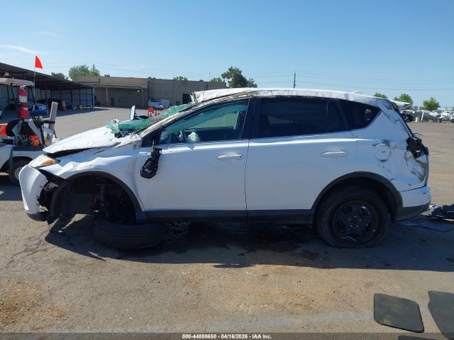 Toyota RAV4 LE 2018 2T3ZFREV1JW445763 Image 15