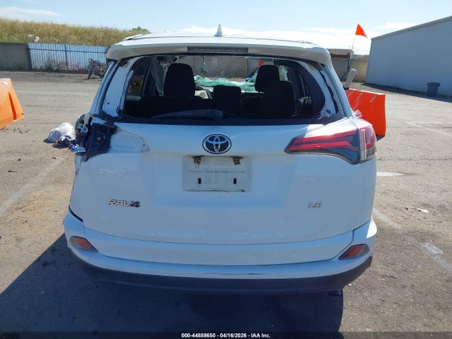 Toyota RAV4 LE 2018 2T3ZFREV1JW445763 Image 17