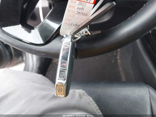 44888679 :رقم المزاد ، KNDETCA2XM7131903 vin ، 2021 Kia Seltos Sx Turbo مزاد بيع