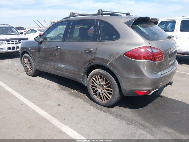 2011 PORSCHE CAYENNE HYBRID WP1AE2A2XBLA94194 Photo 2