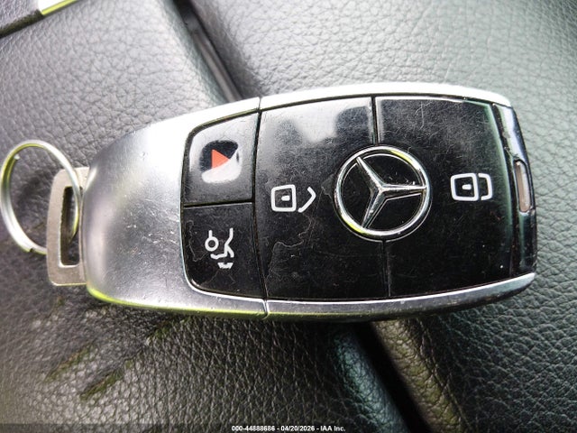 44888686 :رقم المزاد ، WDDZF4KB3HA219705 vin ، 2017 Mercedes-benz E 300 4matic مزاد بيع