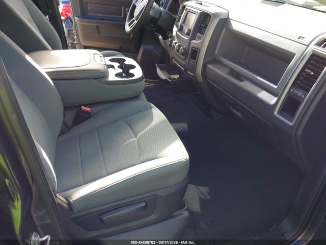 2018 Ram 1500 Express  4x2 6'4 Box მანქანა იყიდება აუქციონზე, vin: 1C6RR6FT0JS279948, აუქციონის ნომერი: 44888762