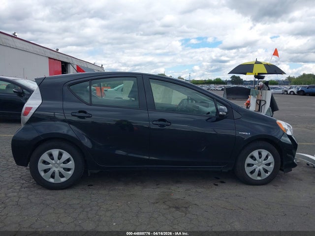 Toyota Prius C Two 2014 JTDKDTB34E1071435 Image 13