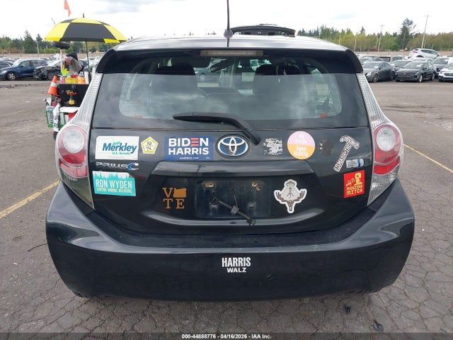 Toyota Prius C Two 2014 JTDKDTB34E1071435 Image 16