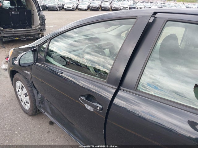 Toyota Prius C Two 2014 JTDKDTB34E1071435 Image 17