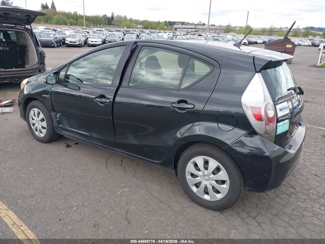 Toyota Prius C Two 2014 JTDKDTB34E1071435 Image 3