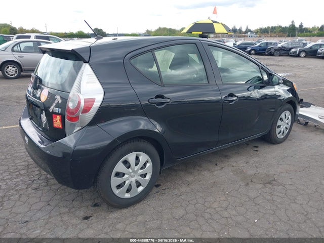 Toyota Prius C Two 2014 JTDKDTB34E1071435 Image 4