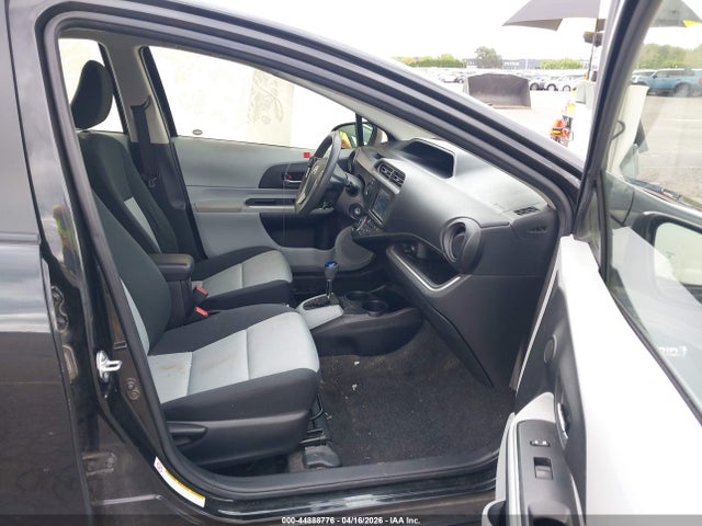 Toyota Prius C Two 2014 JTDKDTB34E1071435 Image 5