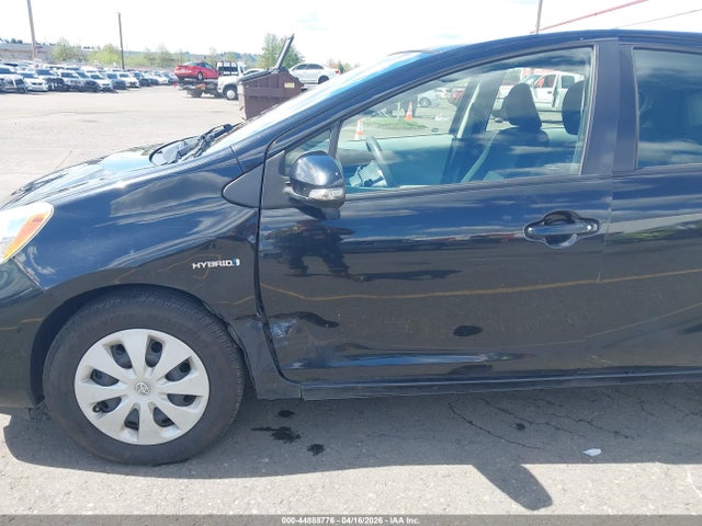 Toyota Prius C Two 2014 JTDKDTB34E1071435 Image 6
