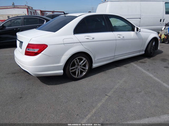 44888819 :رقم المزاد ، WDDGF4HB6EA900340 vin ، 2014 Mercedes-benz C 250 Sport مزاد بيع