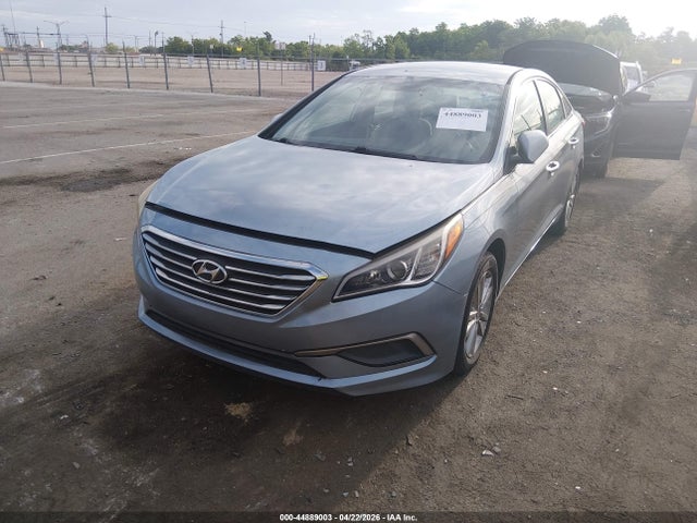 Hyundai SONATA SE 2016 5NPE24AF0GH330034 Image 2